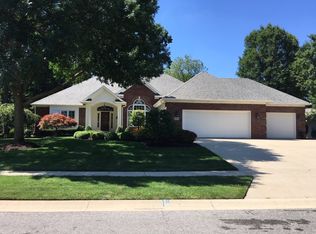 8928 Greyhawk Dr, Fort Wayne, IN 46835