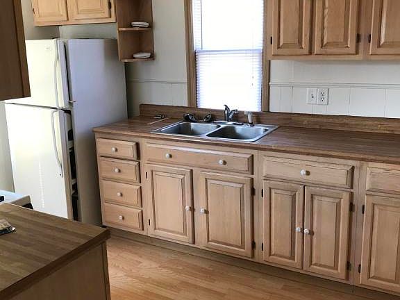 2nd image of 3460 Avenue C