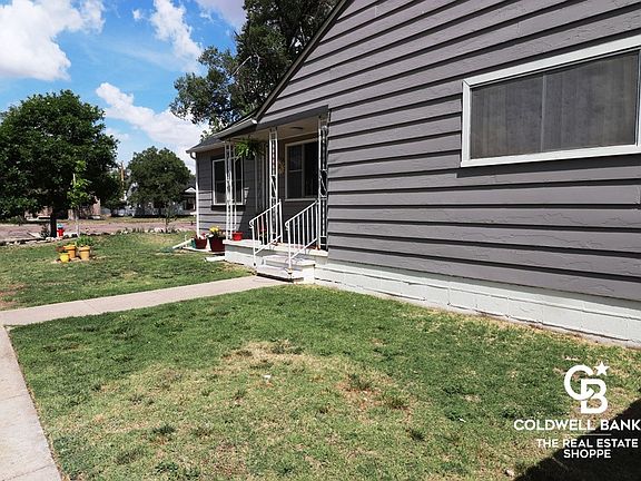2nd image of 1001 E Hazel St
