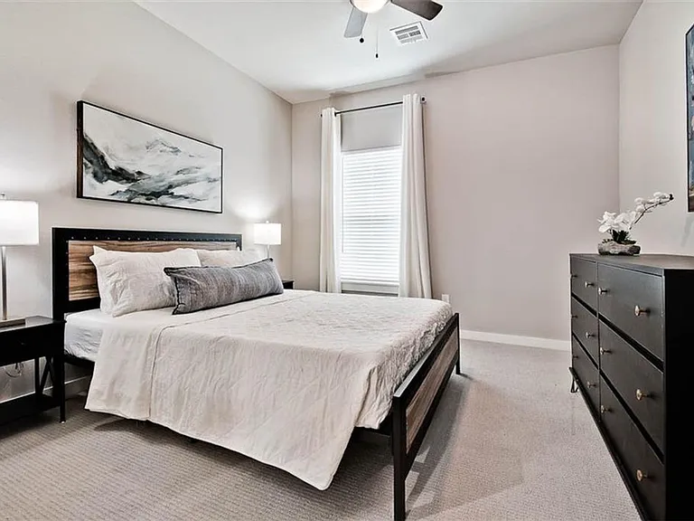 281 W Ash St #3 — Photo 8