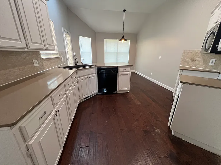 1420 NW 183rd Ter — Photo 9