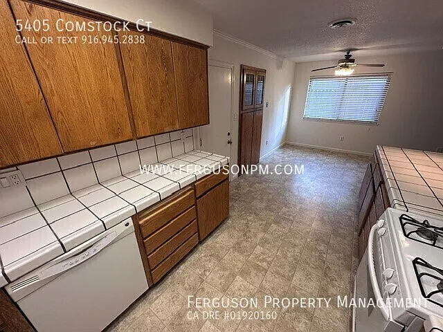 5405 Comstock Ct — Photo 4