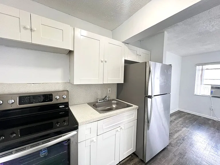 St George Apartments — Photo 62