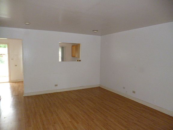 2nd image of 3114 Sussex Ave