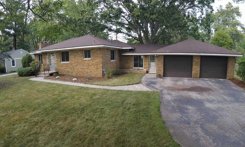 1st image of 1876 Crestwood Ln