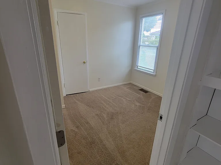 2209 Lombard Ave #1 — Photo 11
