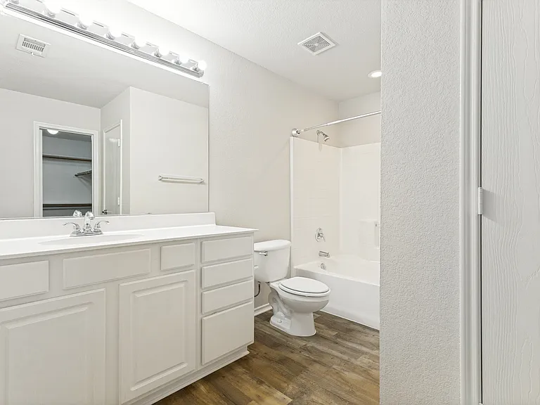 556 Winbridge Ln — Photo 14