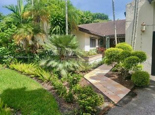10220 SW 91st St, Miami, FL 33176