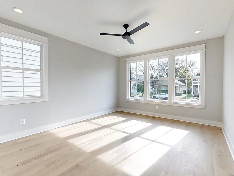 4806 Illinois Ave — Photo 2
