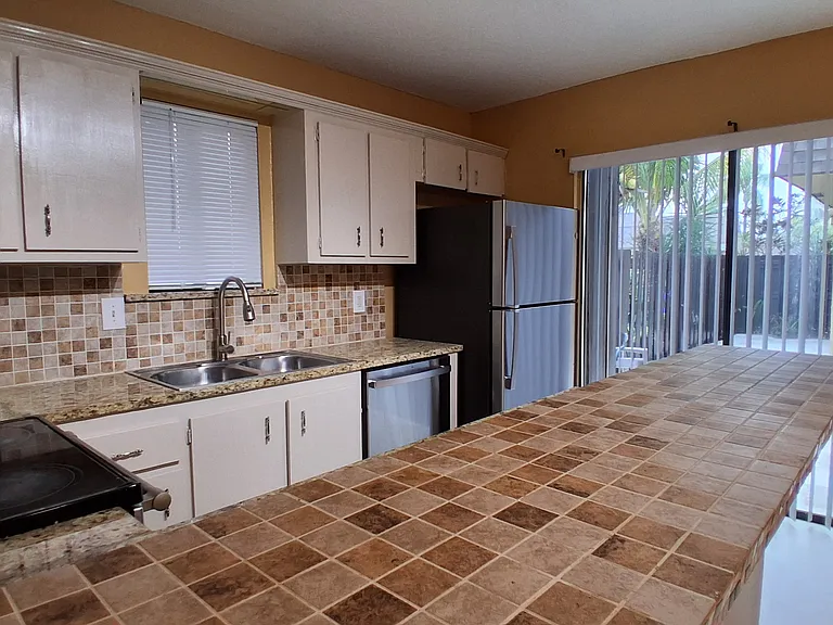 303 Waterview Dr — Photo 60