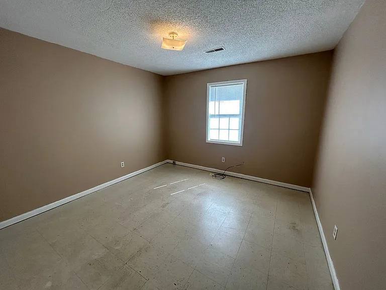 9 Tina Drive — Photo 5