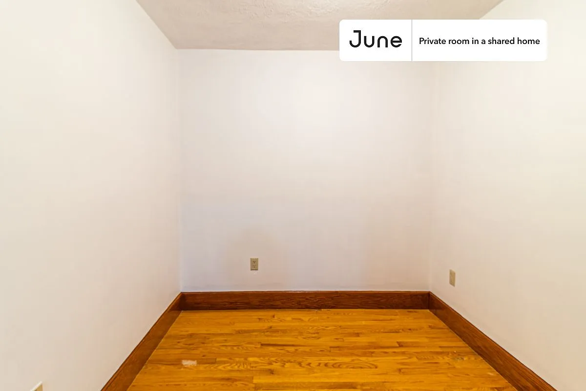 Full bedroom in 5 bed/2 bath home in Central Square (Cambridge) #1474 B — Photo 3