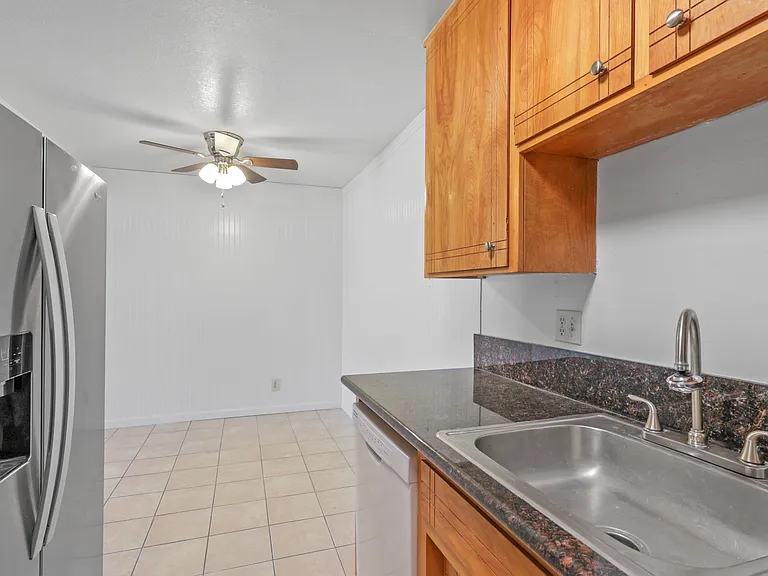 Arlington Apartments — Photo 26