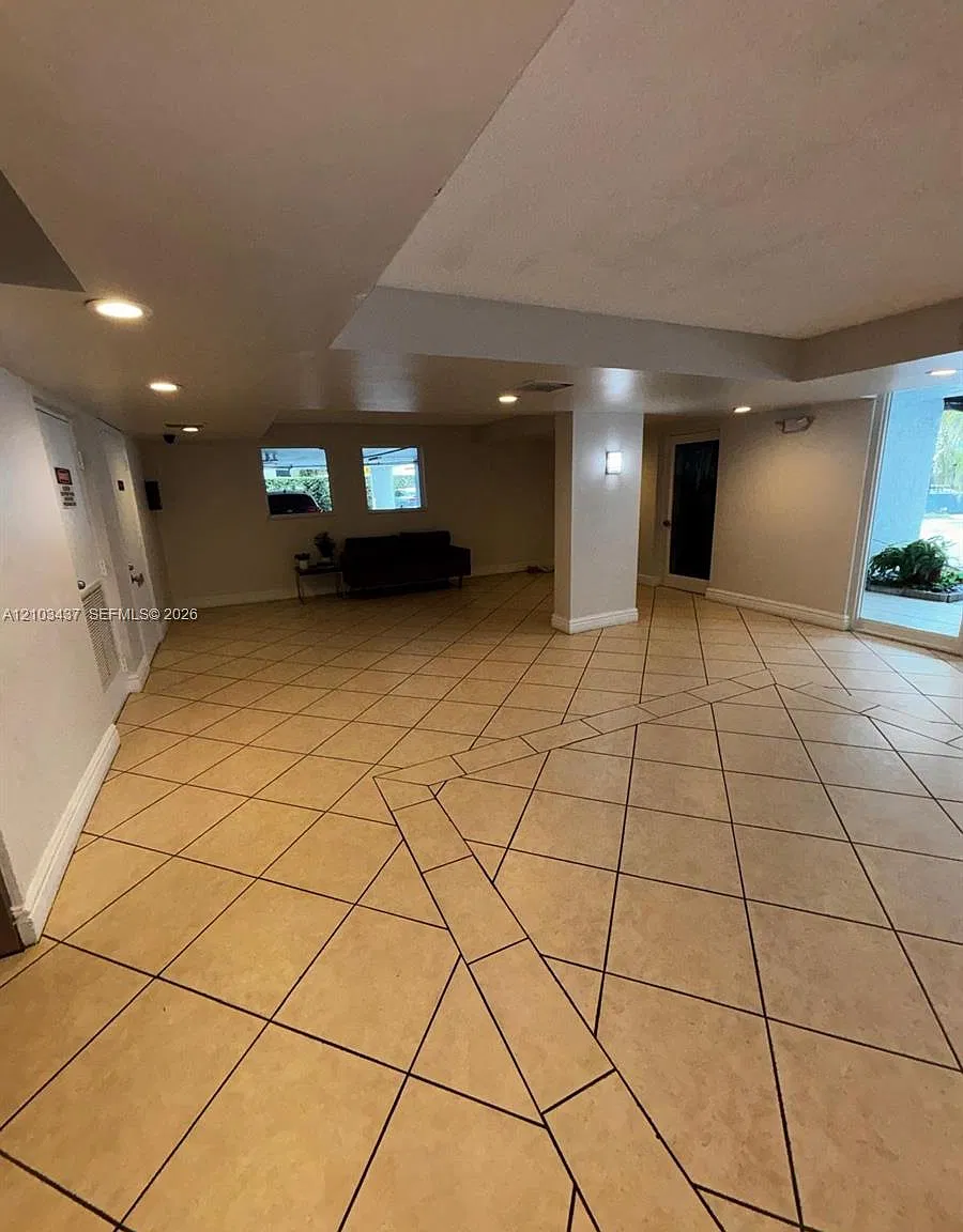 Palm Gardens Condo — Photo 2