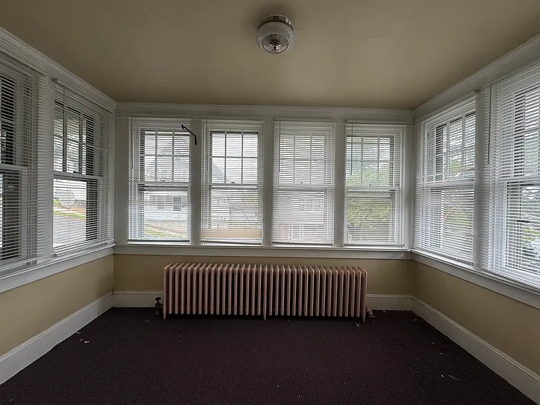 637 Montclair Ave — Photo 3