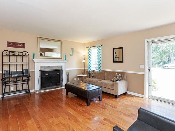 3rd image of 421 McAmoore Dr