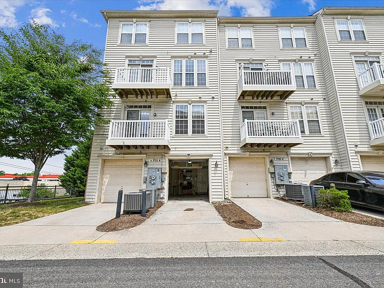 5722 Callcott Way #B — Photo 3