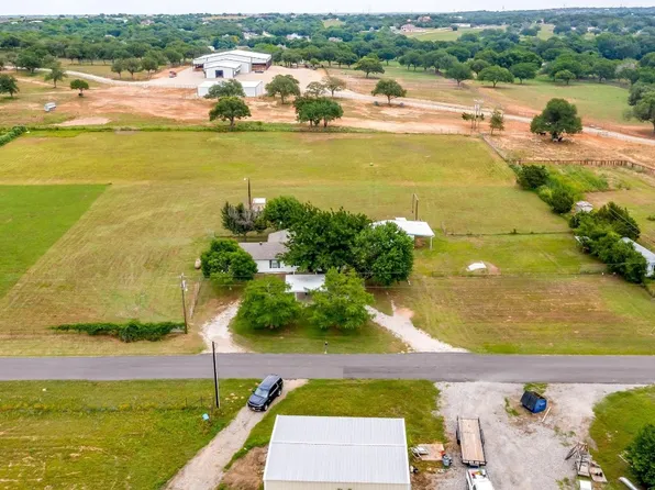 604 Price Ln, Weatherford, TX 76085