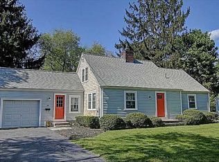 35 Winsor Dr, Barrington, RI 02806