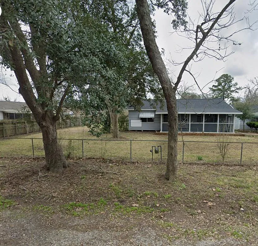 3 bed, 1357 sqft, $1,650 — Photo 1