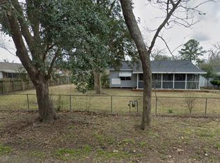 625 Hamilton St, West Columbia, TX 77486