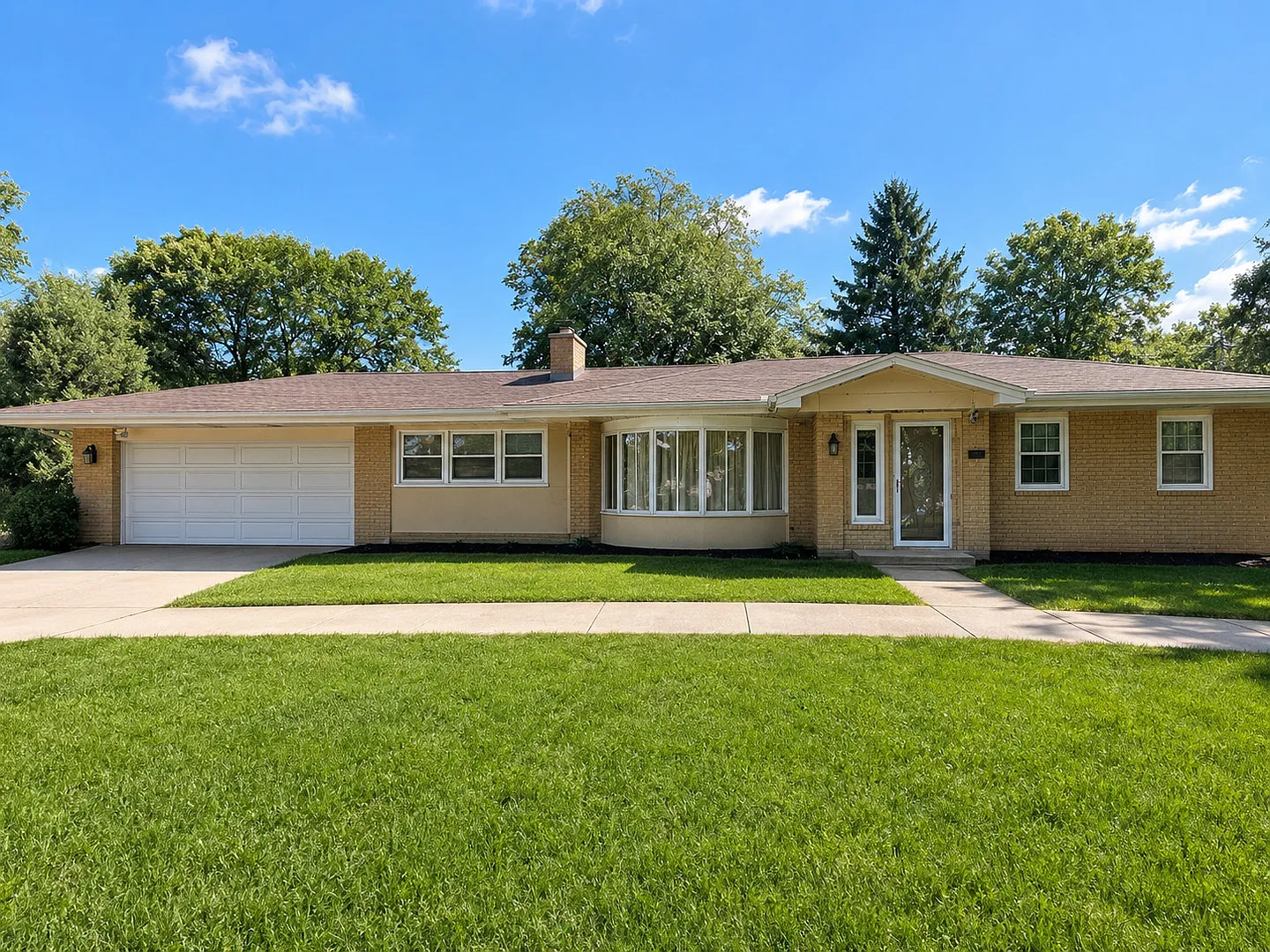 3 bed, 2097 sqft, $7,200 — Photo 1