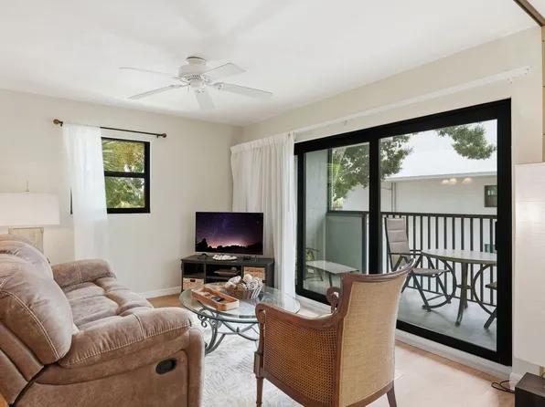 600 Neapolitan Way, Naples, FL