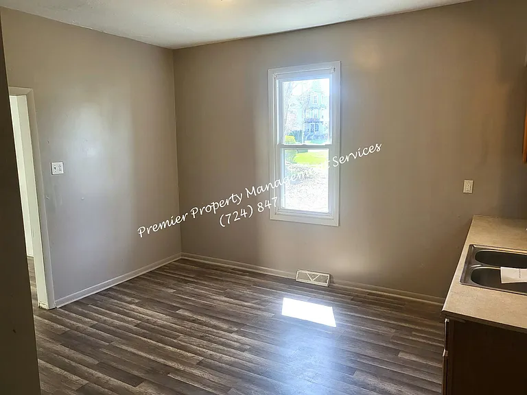 509 Blaine St — Photo 17