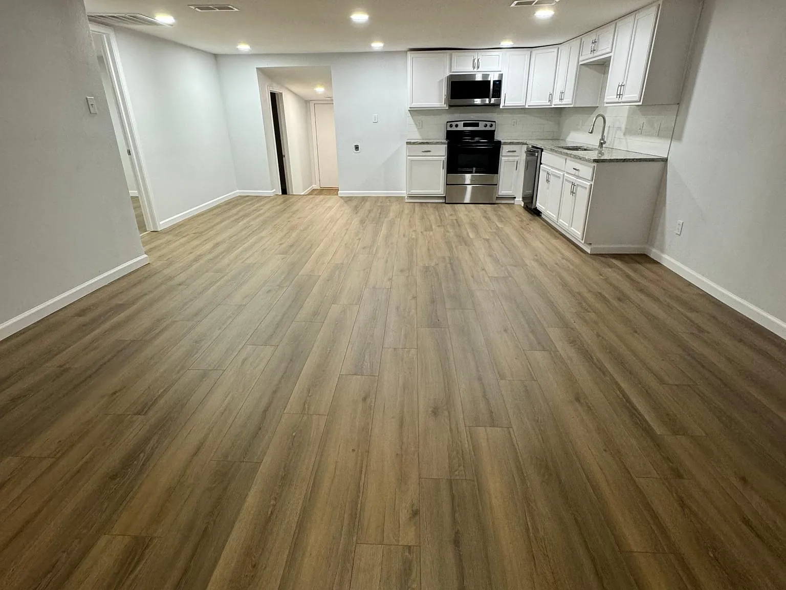 3 bed, 1120 sqft, $1,350 — Photo 2