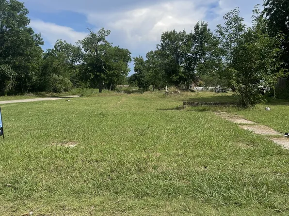1611 E 10th Ave, Corsicana, TX 75110