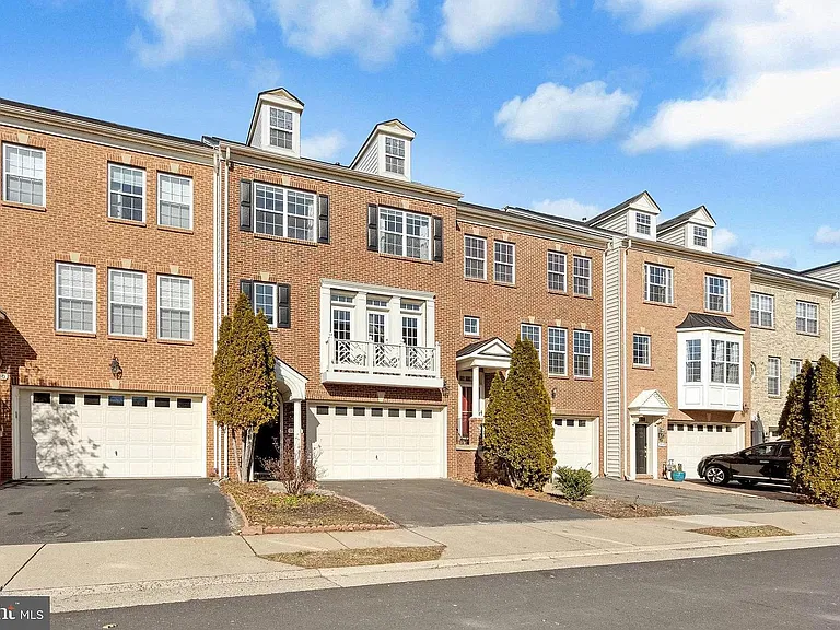 9782 Corbett Pl — Photo 2