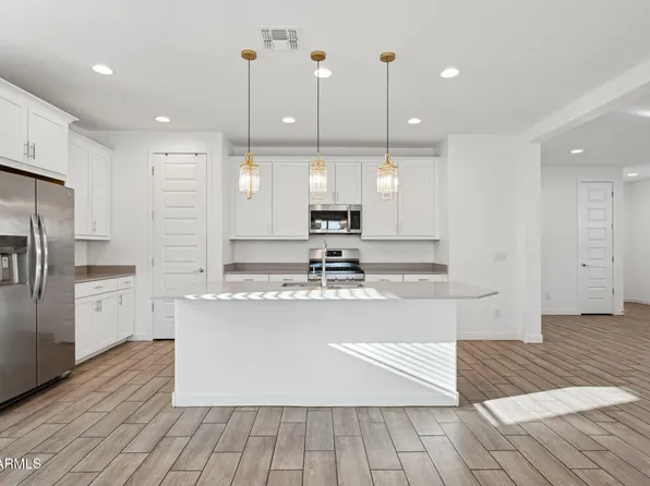 2527 W Hidalgo Avenue, Phoenix, AZ 85041