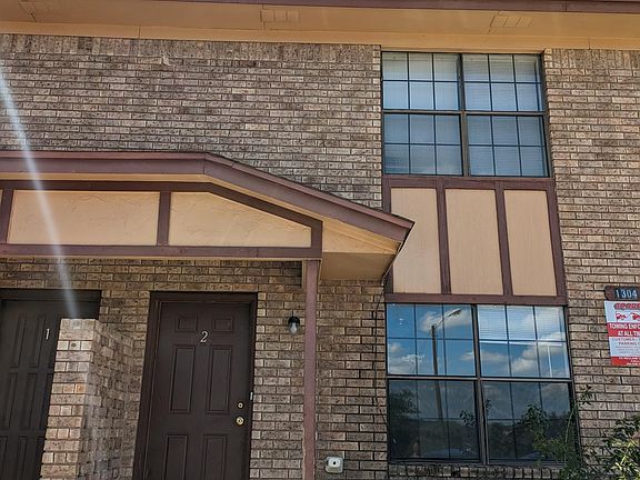 2nd image of 1304 Brown Dr #2