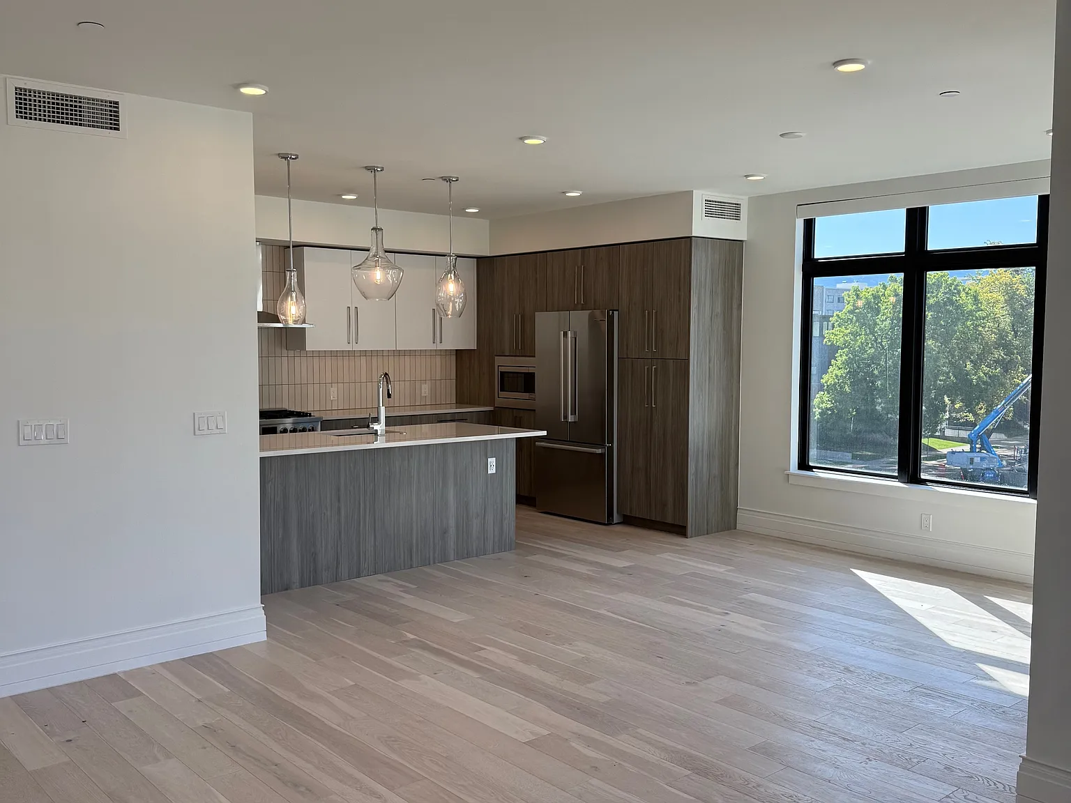 315 N Tracy Ave — Photo 3