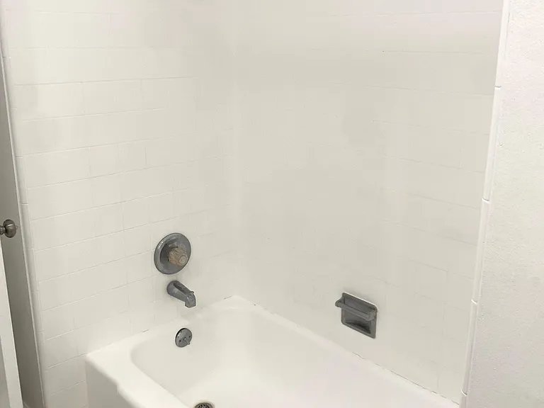 335 N Isabel St #7 — Photo 11