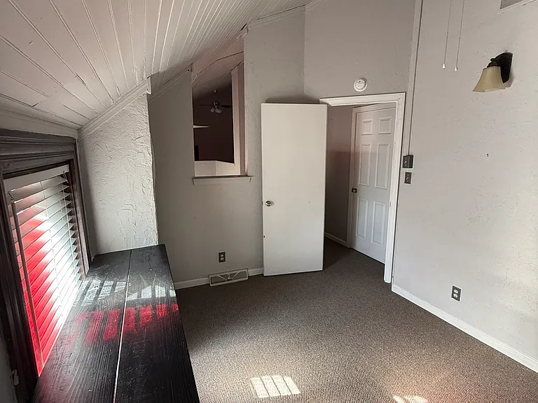 329 Reno St — Photo 21
