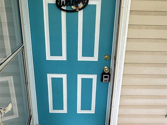 3rd image of 818 N Cleason Ave