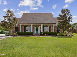1010 Hebert Ln, Saint Martinville, LA 70582