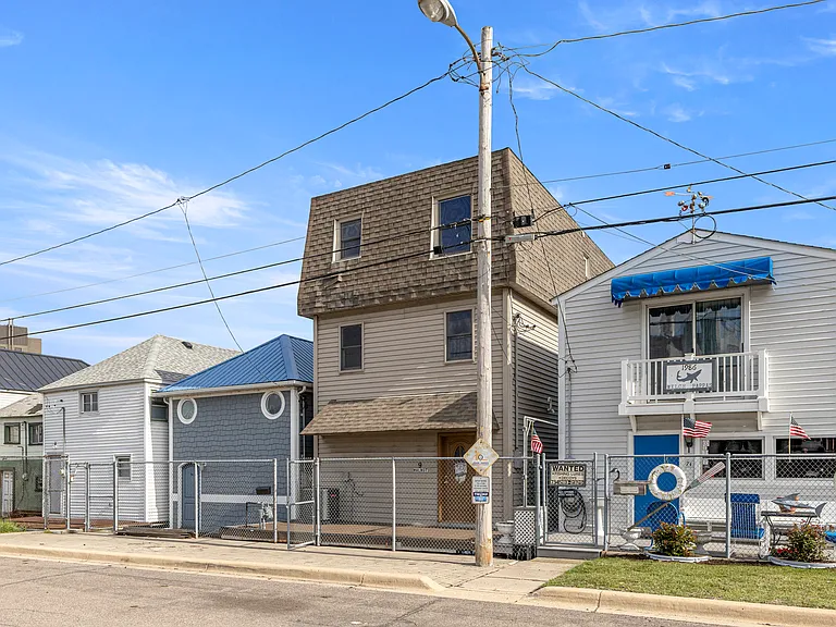 9 Walnut St — Photo 46