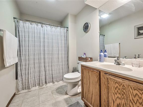 5th image of 4607 Hunters Glen Dr