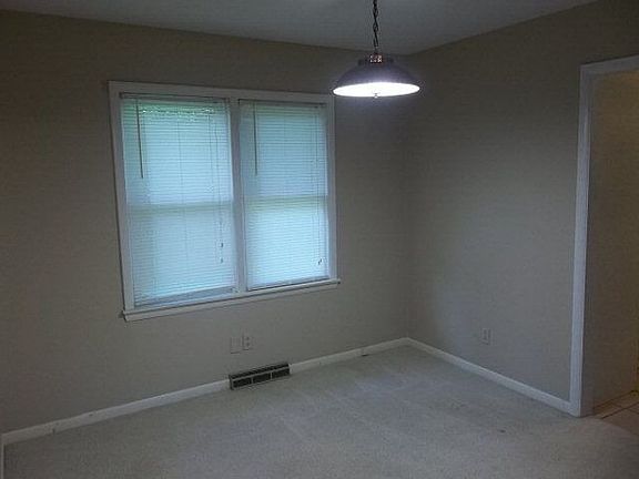 5th image of 685 Seminole Dr