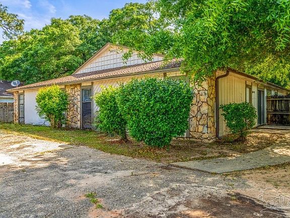 3rd image of 6839 Tiki Ln