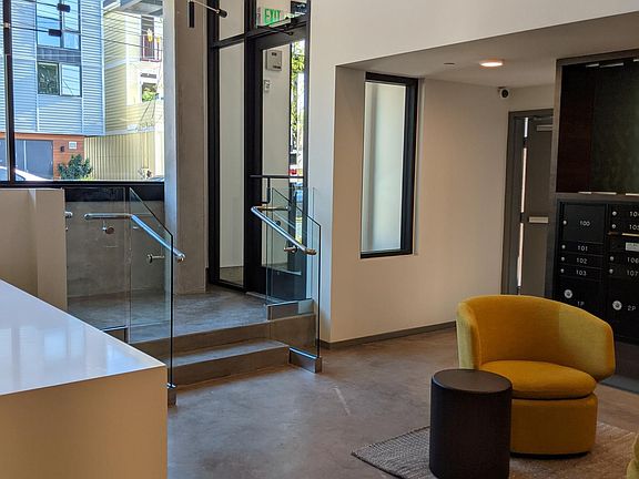 5th image of 7001 Roosevelt Way NE #509