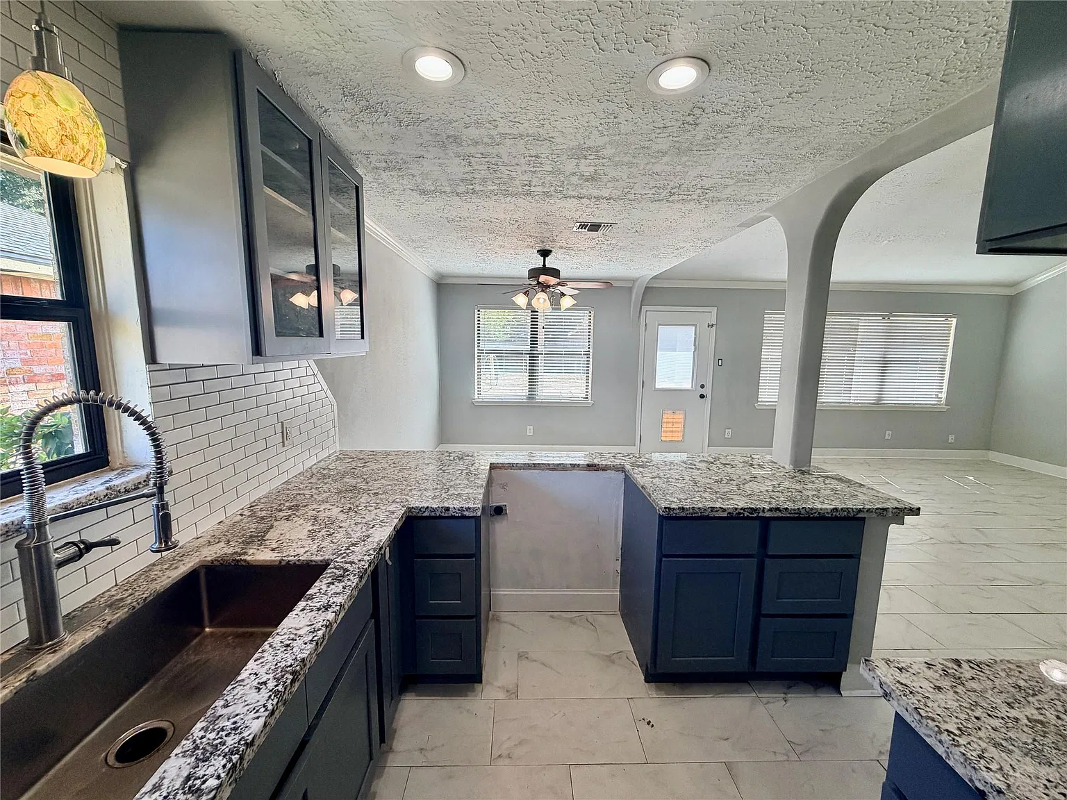 4 bed, 2.0 bath, 1478 sqft, $1,800 — Photo 4