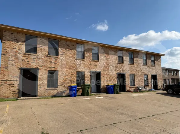 8108 Foxfire Ln, White Settlement, TX