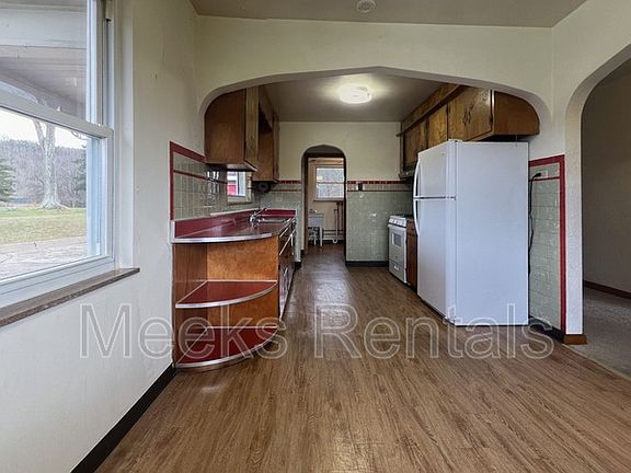 4th image of 3415 Teays Valley Rd