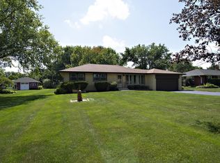 411 E Niagara Ave, Schaumburg, IL