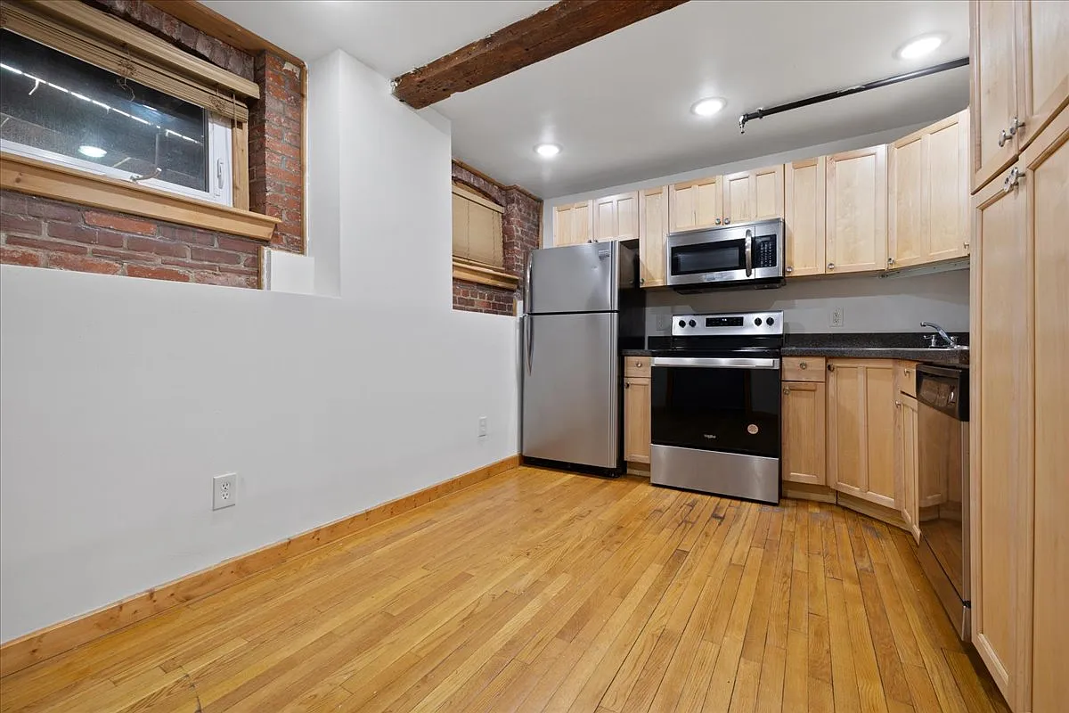 3 bed, 1600 sqft, $2,750 — Photo 4