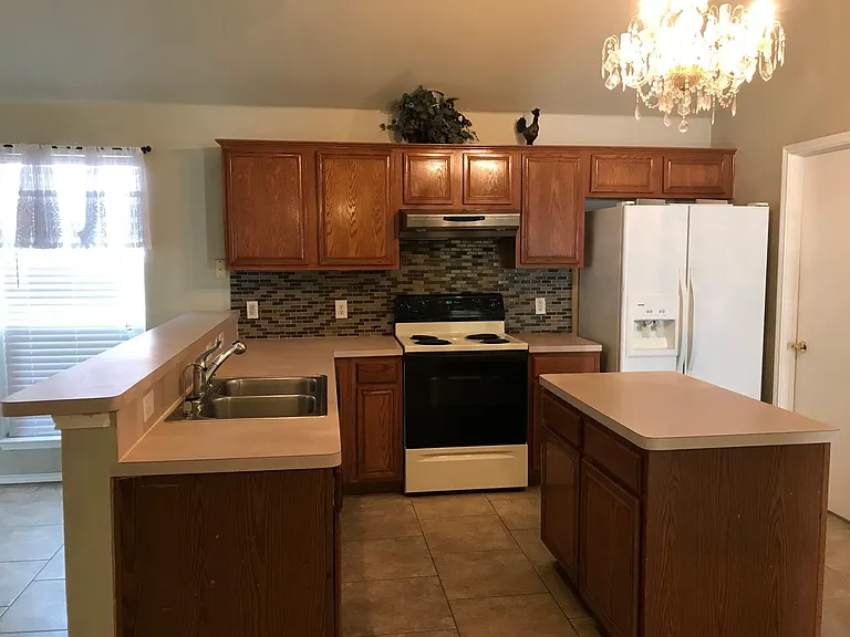 713 Cooper Ln — Photo 7