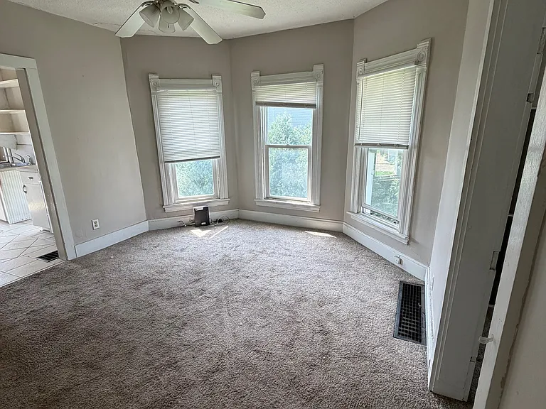 914 Washington St #2 — Photo 2